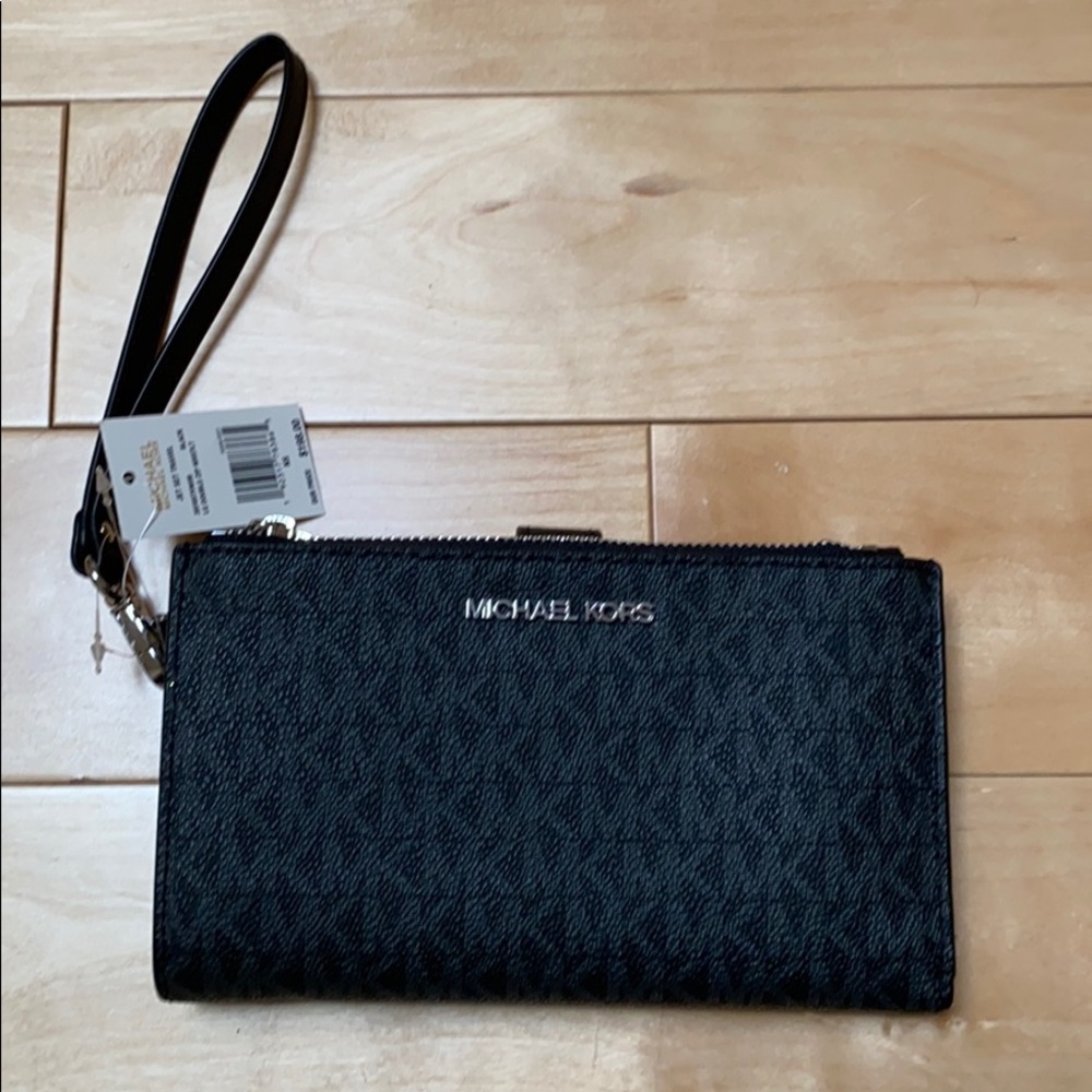 New Michael Kors Wallet